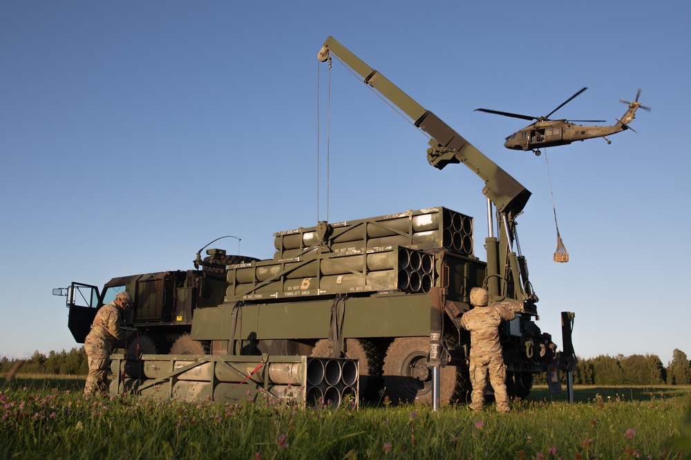 Task Force Ivy conducts sling-load training exercise in Estonia