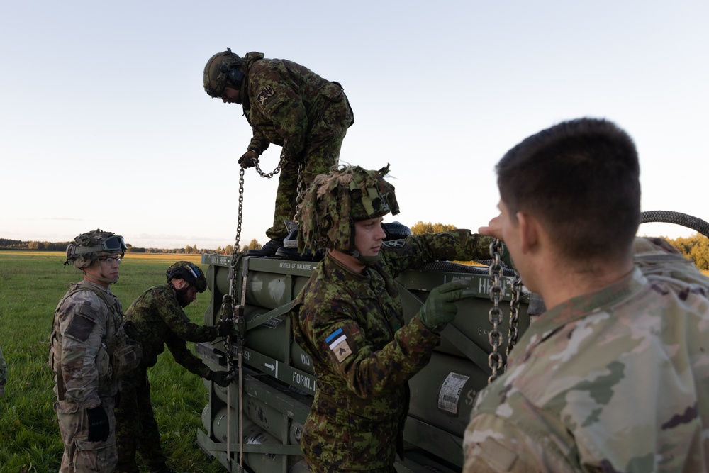 Task Force Ivy conducts sling-load training exercise in Estonia