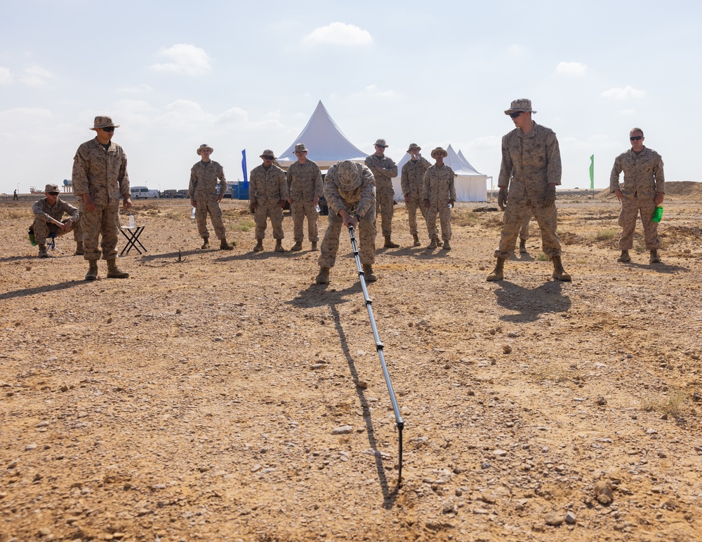 Marines with 3rd Assault Amphibian Bn., 4th Combat Engineer Bn. instruct Egyptian service members on counter improvised explosive device tactics.