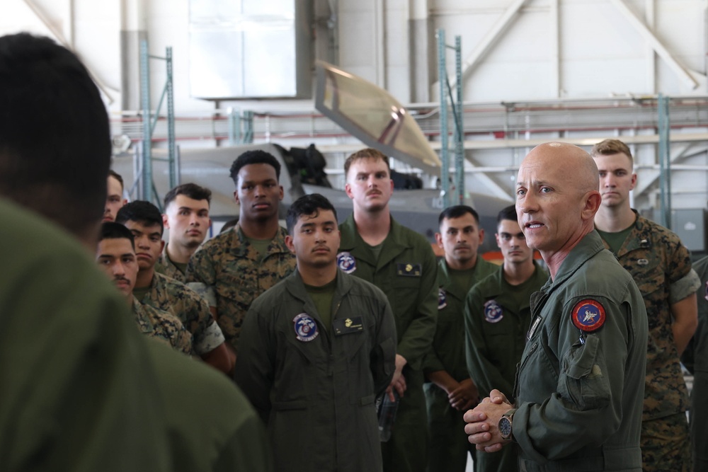 Brig. Gen. Robert B. Brodie visits VMFA-211