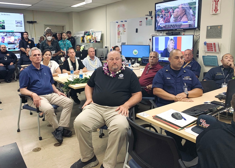 Meeting with Congressional Delegation at the Maui EOC