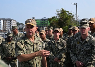 VADM Kilby Visits MSRON 2