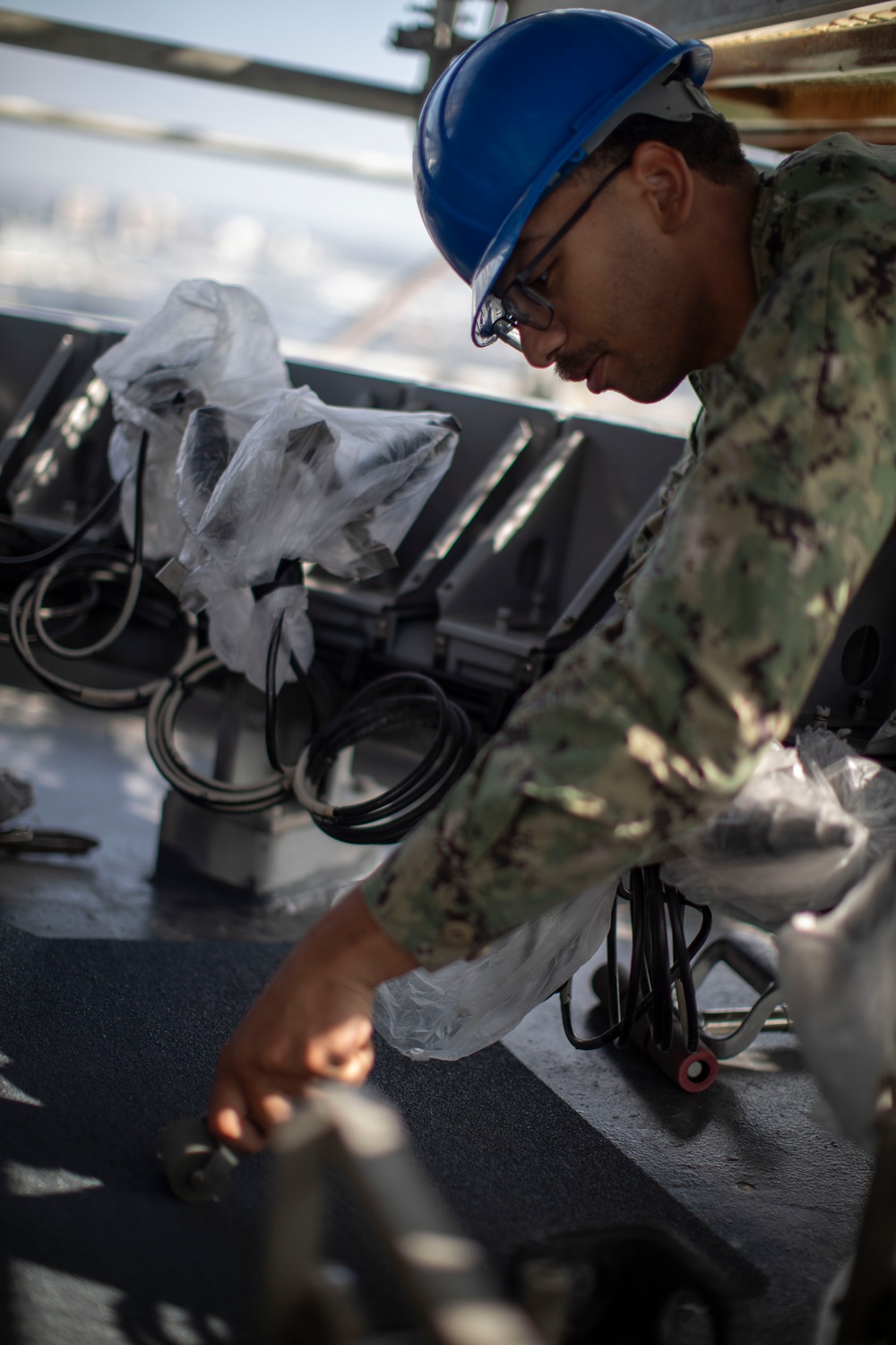 USS Tripoli Mast Maintenance