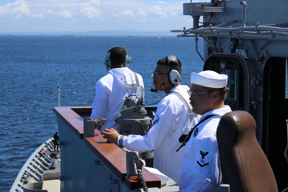 USS Shiloh departs Yokosuka, Japan after 17 years of forward-deployed service