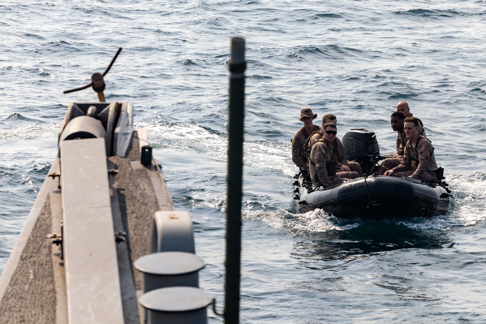 USS Bataan, 26 MEU Operate in the Arabian Gulf with Special Operations Joint Task Force-Central