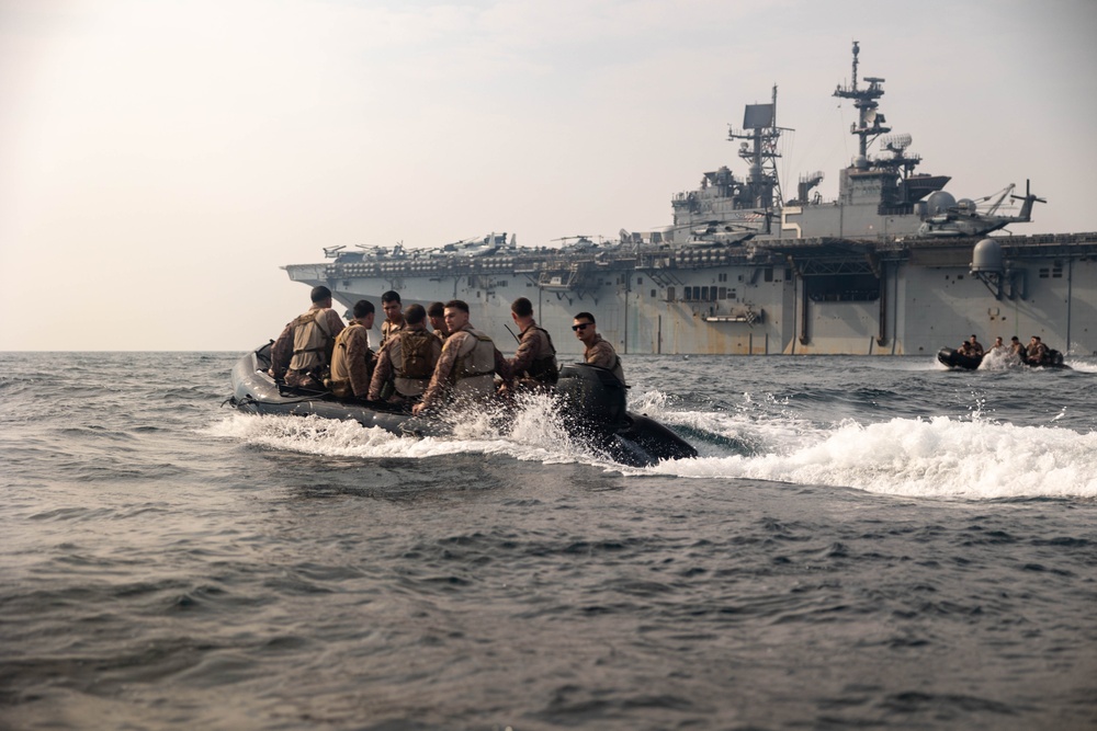 USS Bataan, 26 MEU Operate in the Arabian Gulf with Special Operations Joint Task Force-Central