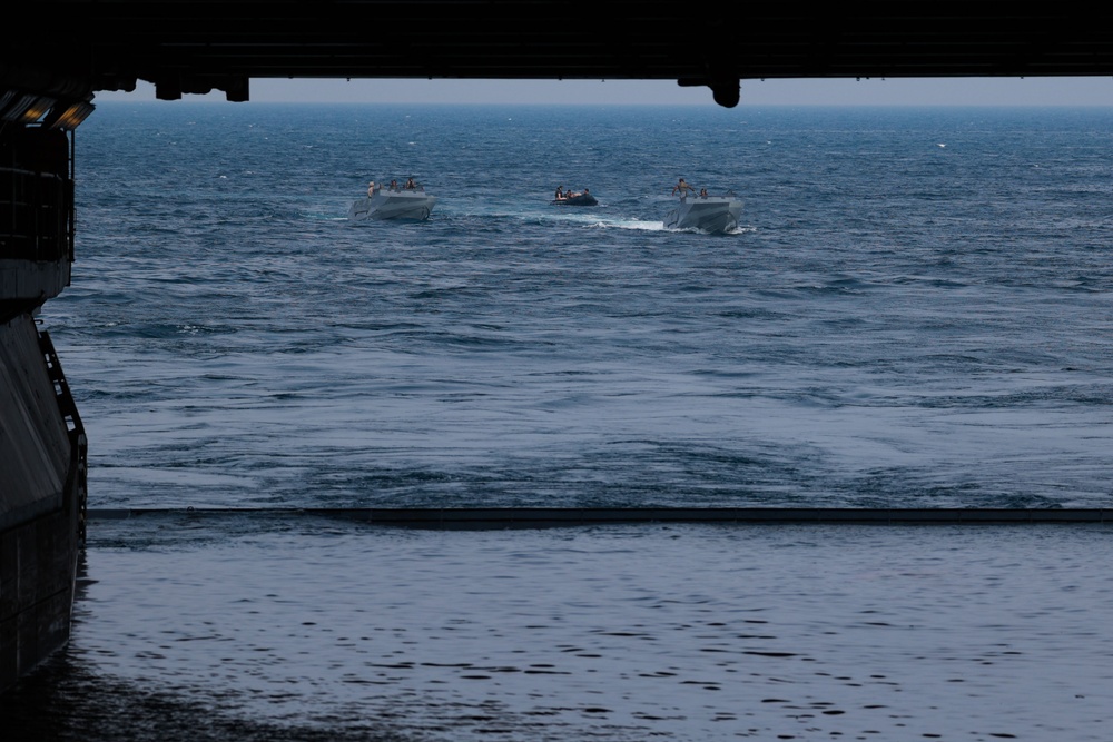 USS Bataan, 26 MEU Operate in the Arabian Gulf with Special Operations Joint Task Force-Central