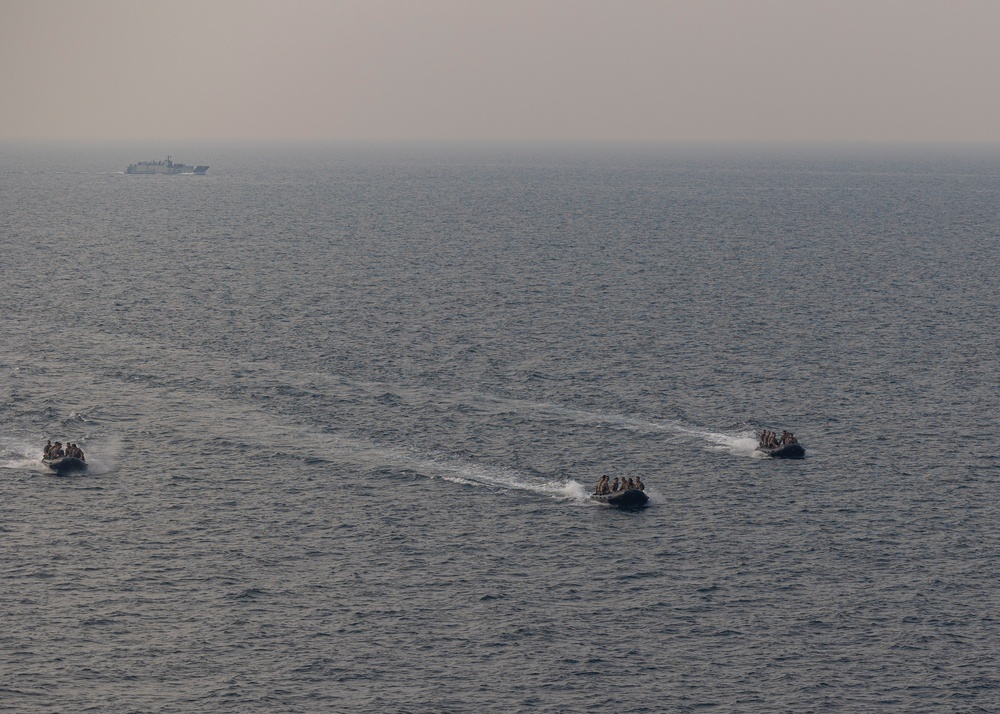 USS Bataan, 26 MEU Operate in the Arabian Gulf with Special Operations Joint Task Force-Central