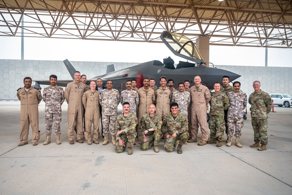 One Team: F-35 pilots meet with Qatar Armed Forces