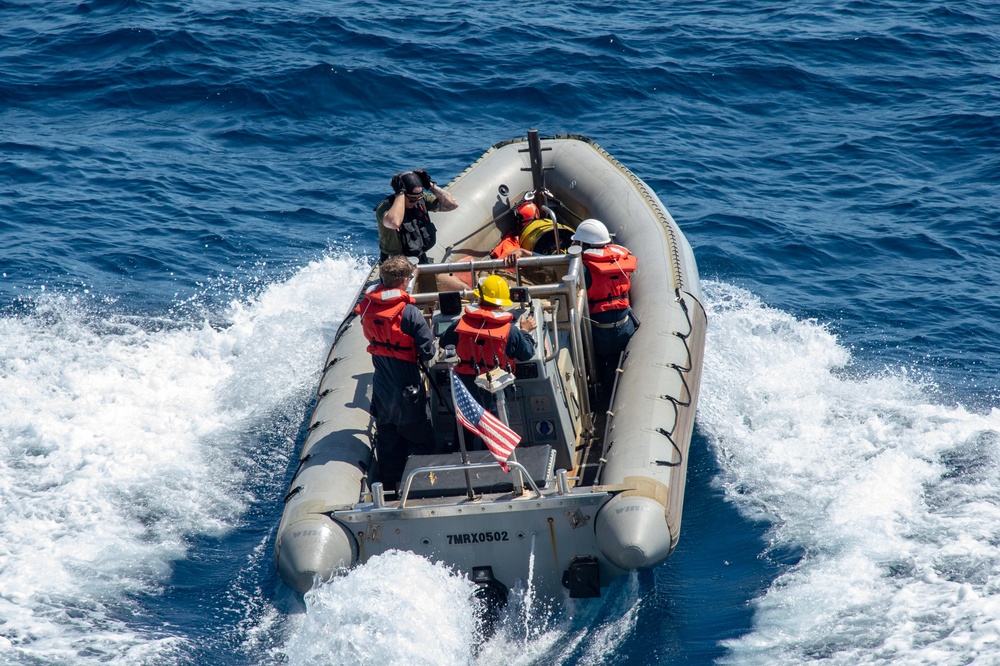 USS Green Bay (LPD 20) Conducts Man Overboard Drill