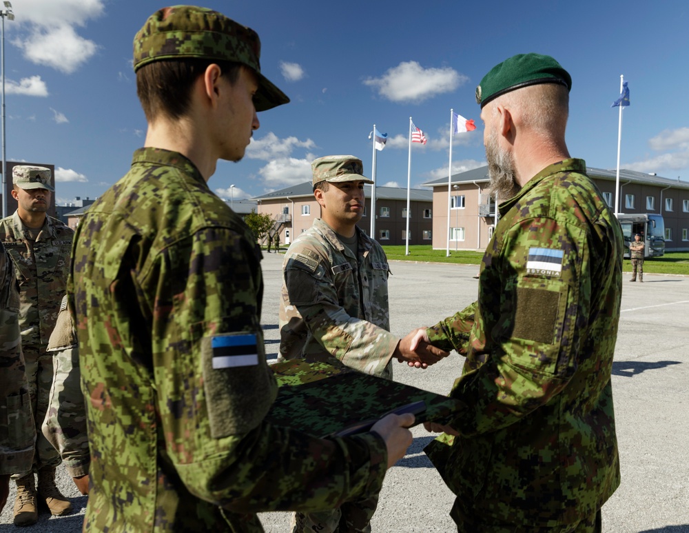 Task Force Ivy Soldiers awarded Estonian NATO Defender Medals