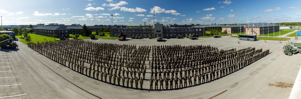 Task Force Ivy Soldiers awarded Estonian NATO Defender Medals