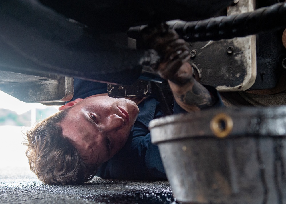 USS Ronald Reagan (CVN 76) Sailors perform daily maintenance