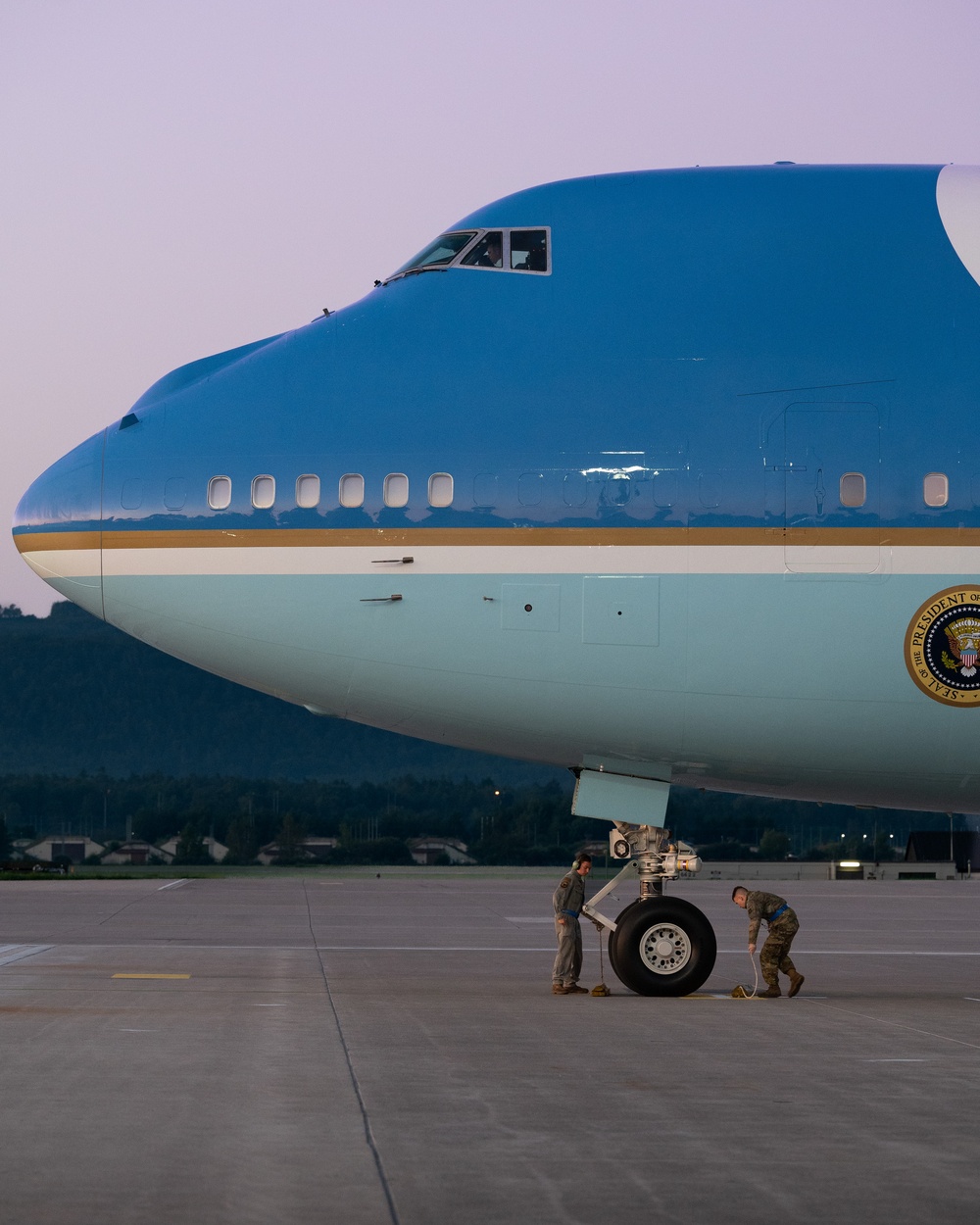 Team Ramstein Refuels Air Force One