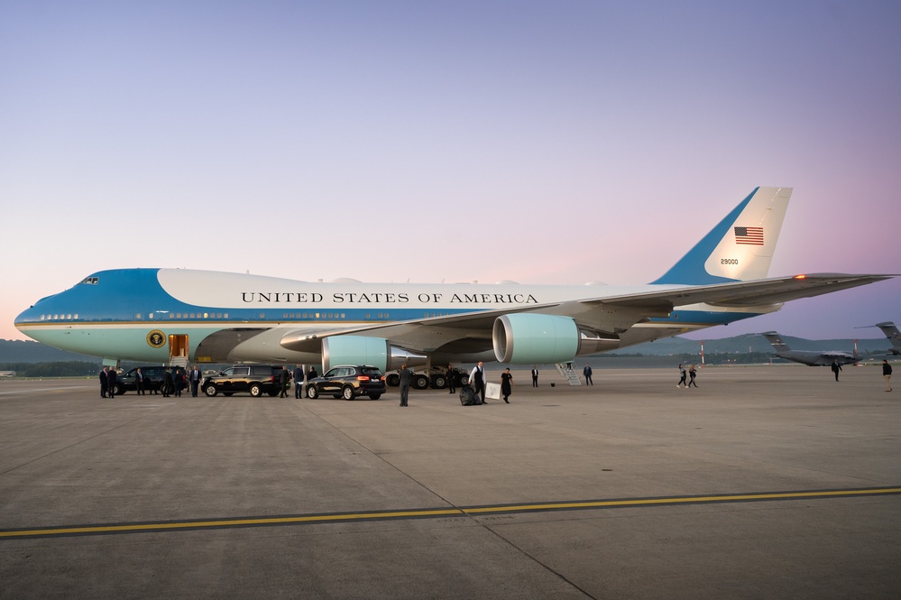 Team Ramstein Refuels Air Force One