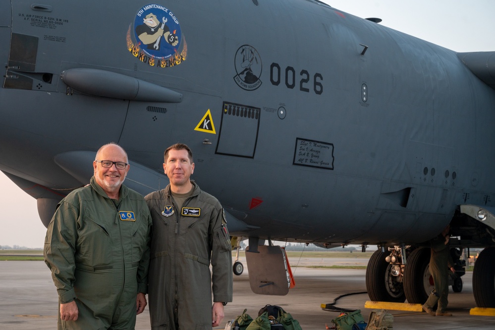 City of Minot Mayor visits Minot AFB for an incentive flight