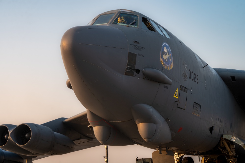 City of Minot visits Minot Mayor AFB for an incentive flight