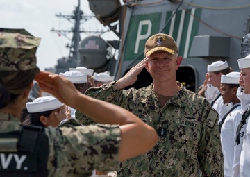 C2F COM Visits USS Gravely