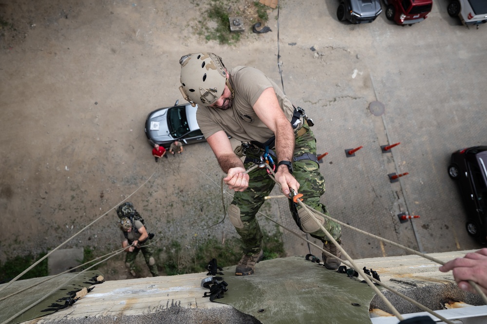 Pararescuemen compete at 2023 PJ Rodeo