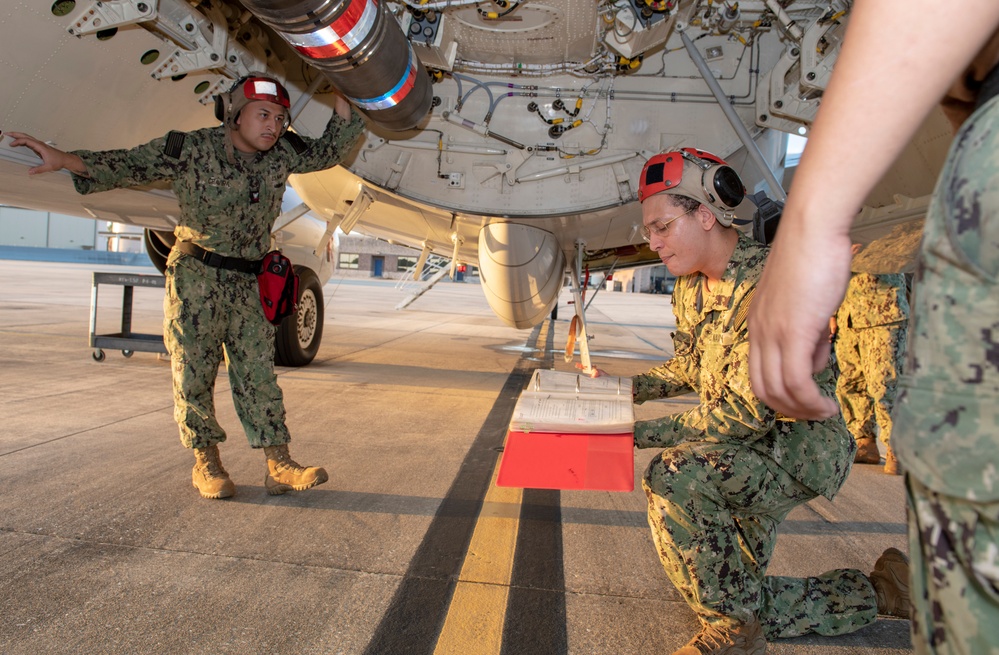 Patrol and Reconnaissance Squadron (VP) 30 Jacksonville REX Torpedo Loading