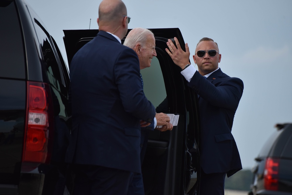 89 AW commander conducts her first solo presidential greet