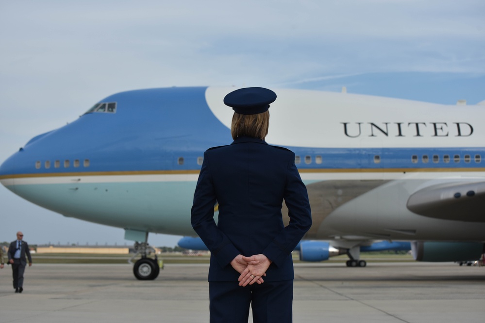 89 AW commander conducts her first solo presidential greet