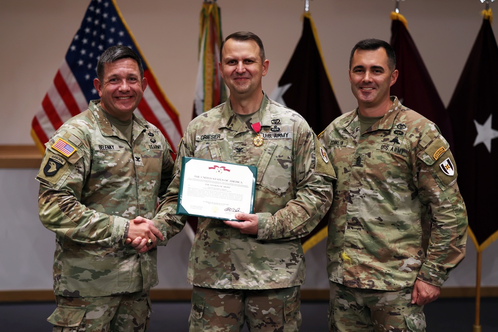 One-of-a-kind US Army expeditionary medical laboratory welcomes new commander