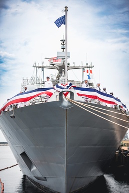 USS MILWAUKEE (LCS 5) DECOMMISSIONS