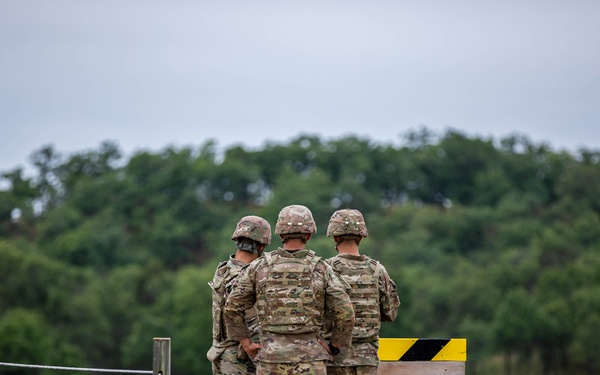 Soldiers Compete Grenade Launchers