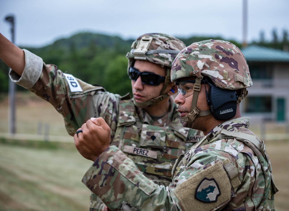 Soldiers Compete Grenade Launchers