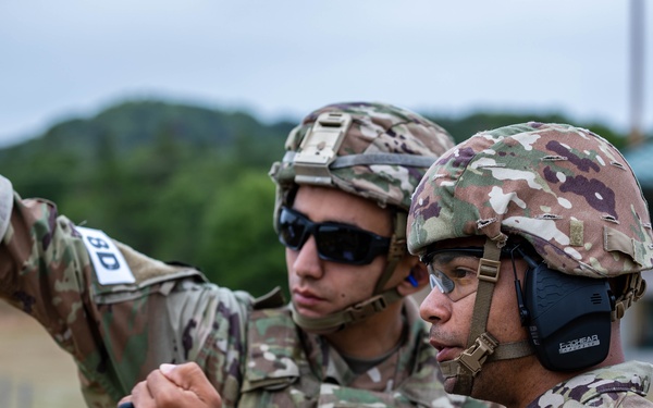 Soldiers Compete Grenade Launchers