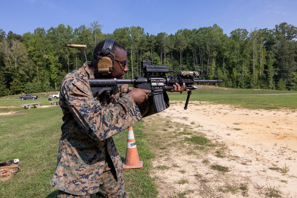 Marines With Marine Corps Security Forces Regiment train with Smart Shooter sight