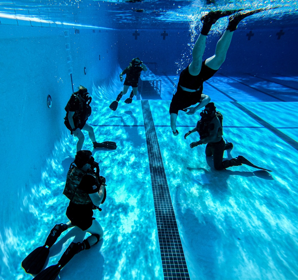 10th SFG (A) combat dive team requalifies on dive skills