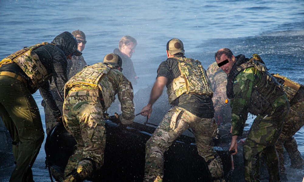 10th SFG (A) combat dive team requalifies on dive skills