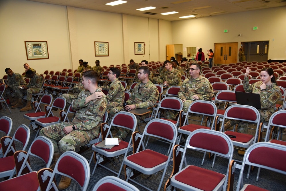 117 ARW Members Receive Resume Writing Training