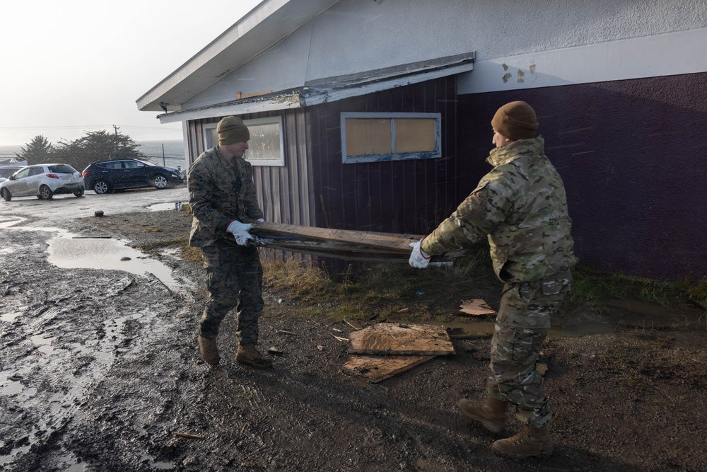 1st Battalion, 4th Marines; Chilean naval infantry volunteer at local school