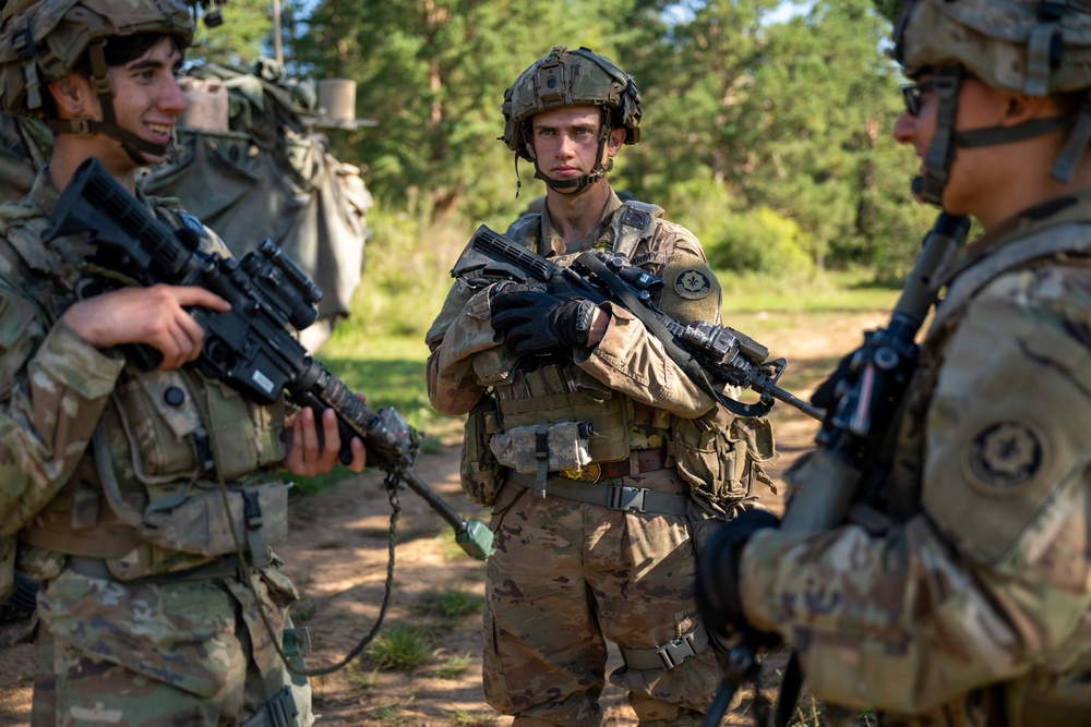 Multinational Soldiers integrate in field training during Saber Junction 23