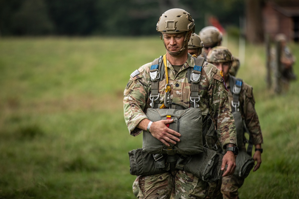 5th Ranger Training Battalion Stringer DZ Jump