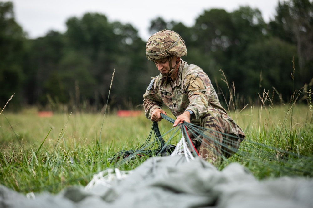 5th Ranger Training Battalion Stringer DZ Jump