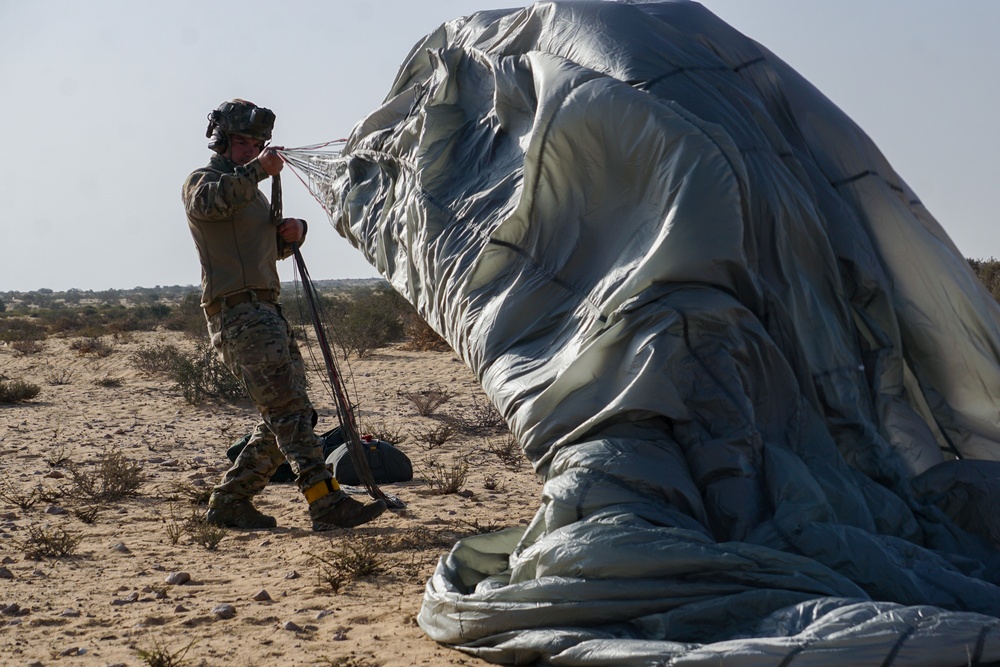 Texas Army National Guard conducts airborne jump into Bright Star 23