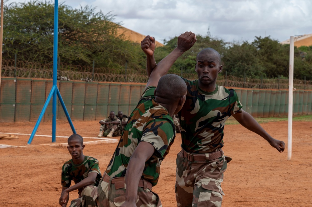 Somali National Army graduate course, become Danab commandos