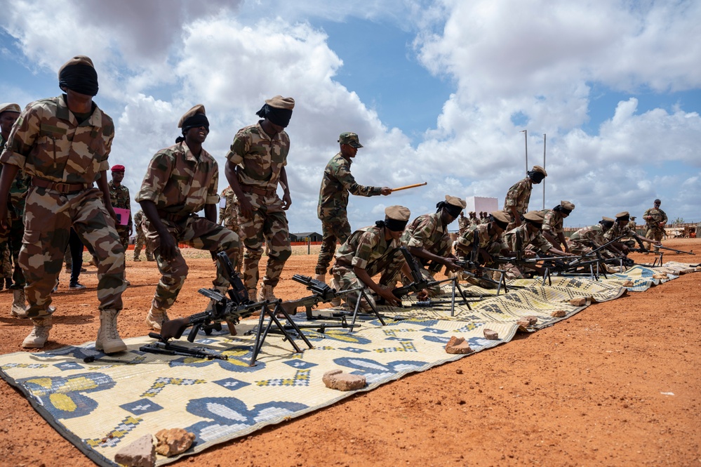 Somali National Army graduate course, become Danab commandos