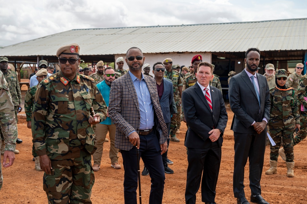 Somali National Army graduate course, become Danab commandos