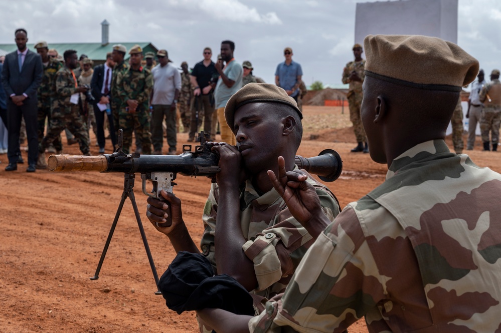 Somali National Army graduate course, become Danab commandos