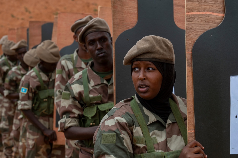 Somali National Army graduate course, become Danab commandos