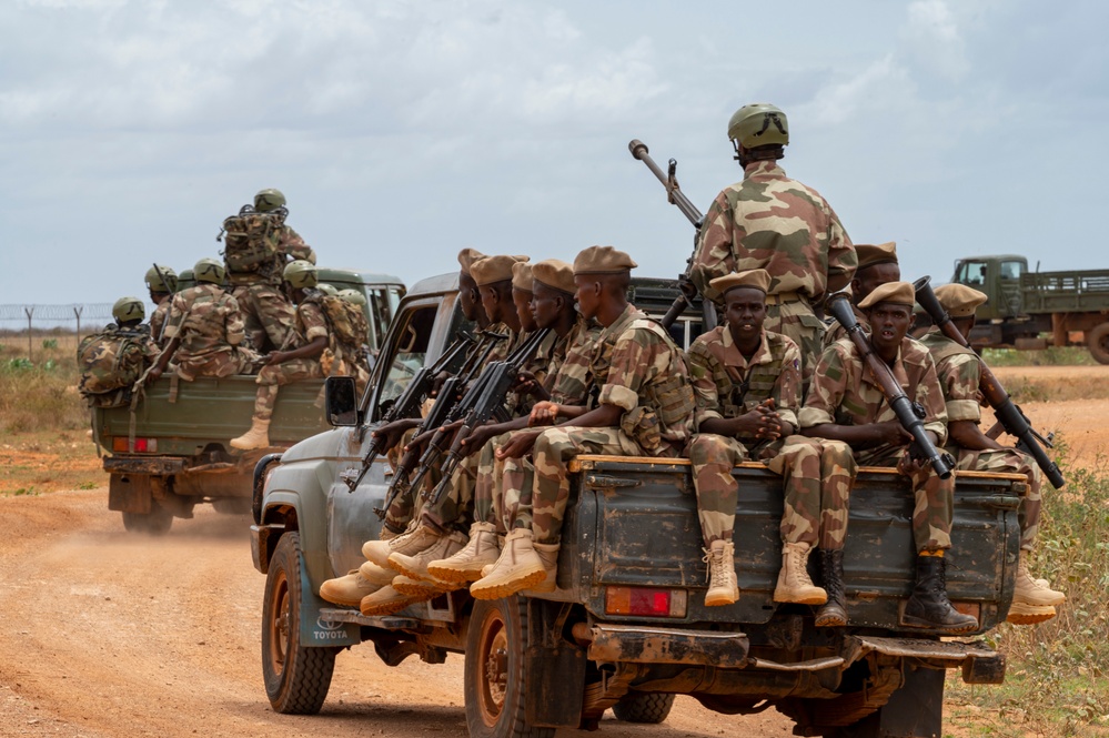 Somali National Army graduate course, become Danab commandos