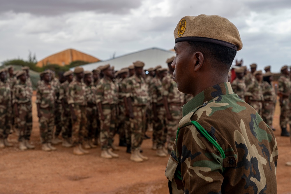 Somali National Army graduate course, become Danab commandos