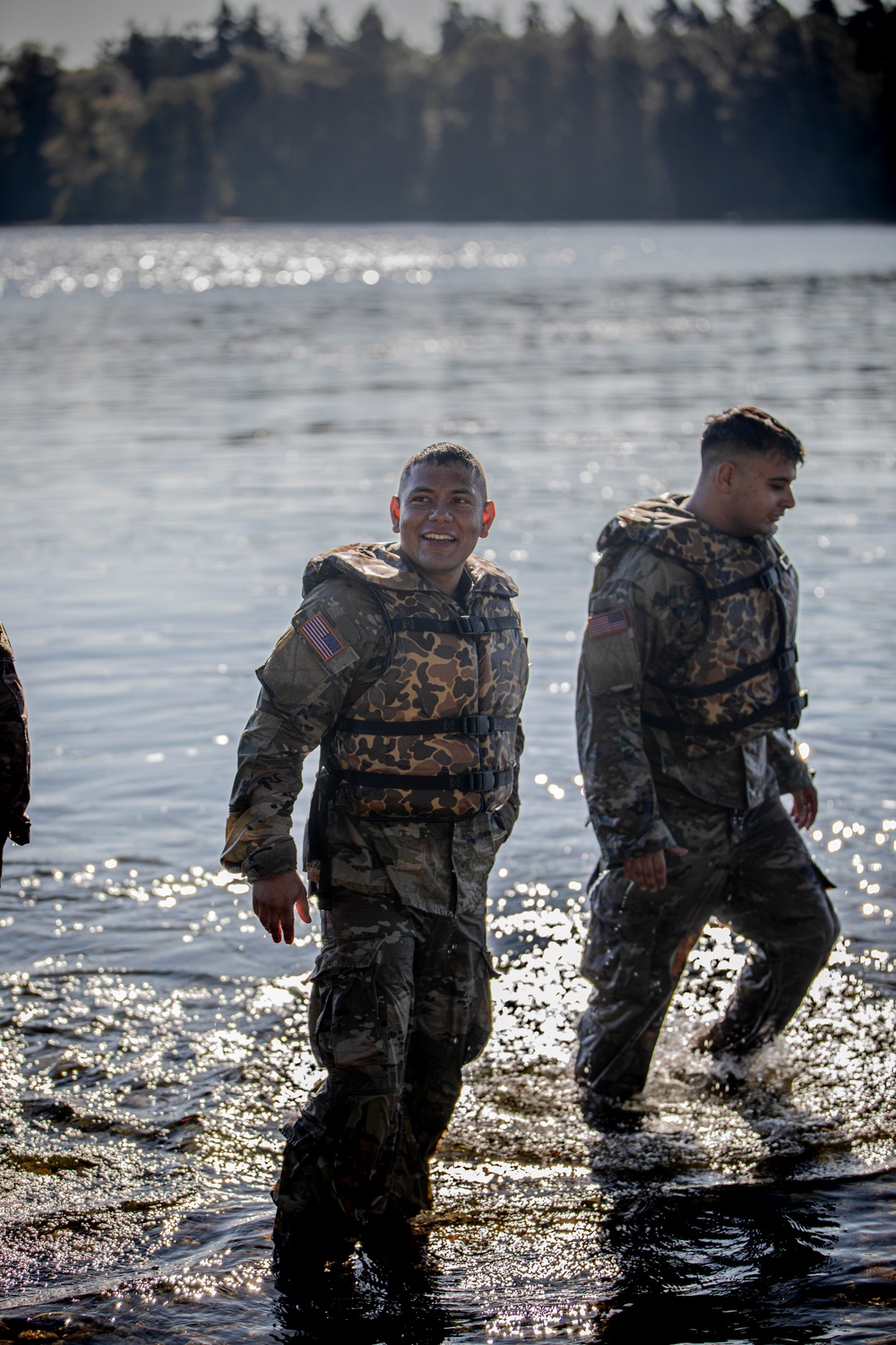 &quot;Cutthroat&quot; cavalry troopers conduct amphibious operations and survival training