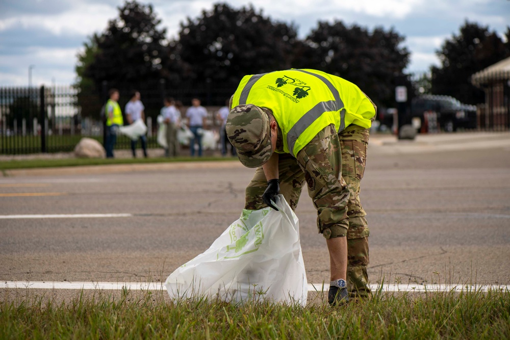 Air National Guard Keeps the Streets Clean