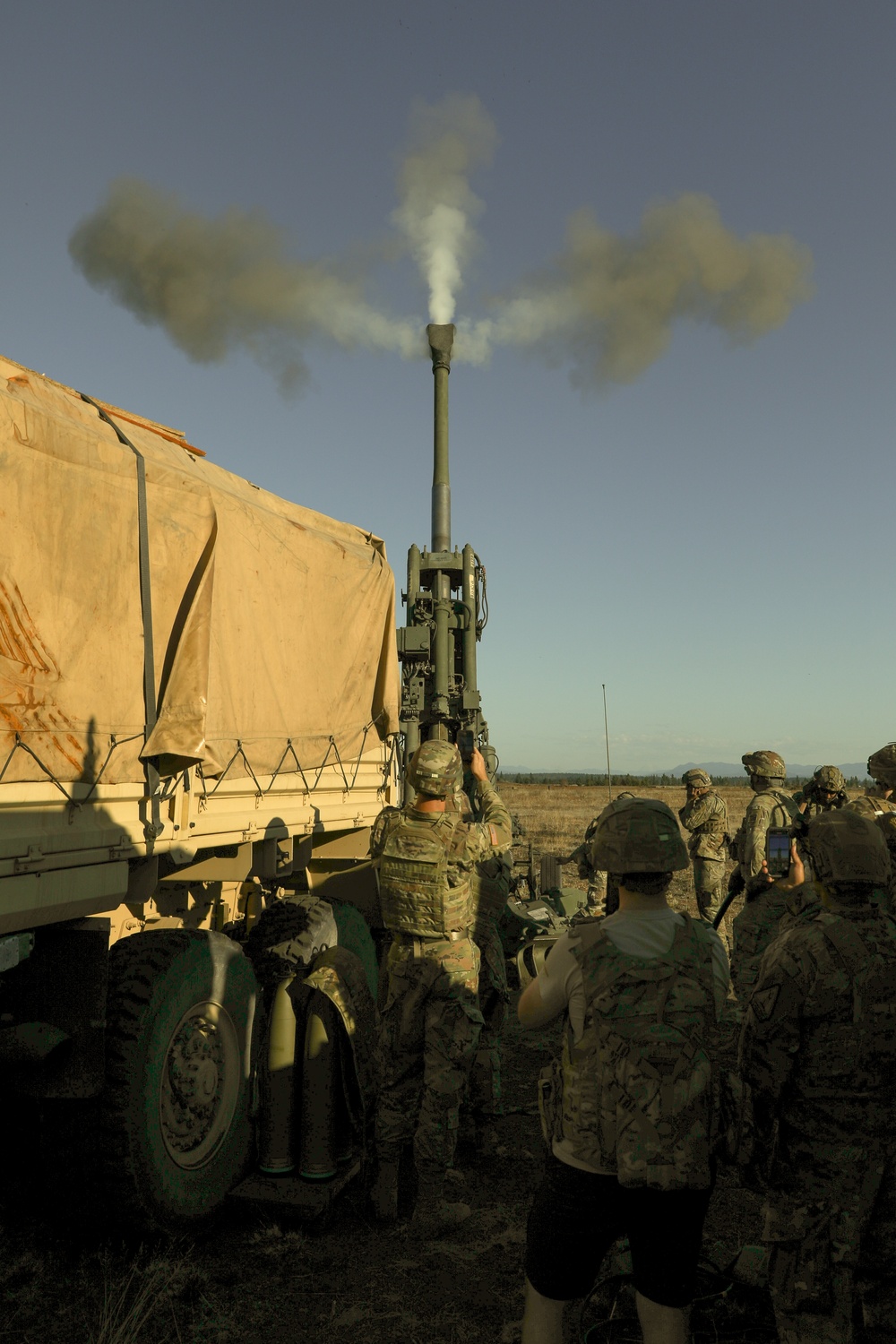 Washington National Guard field artillery unit pulls tail for friends and family